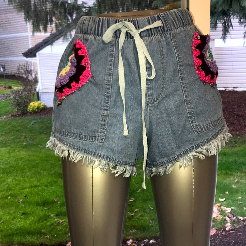 Girl’s UPCYCLED HAND CRAFTED & CROCHETED Denim Shorts. NO BRAND NAME/SZ. - Picture 1 of 10